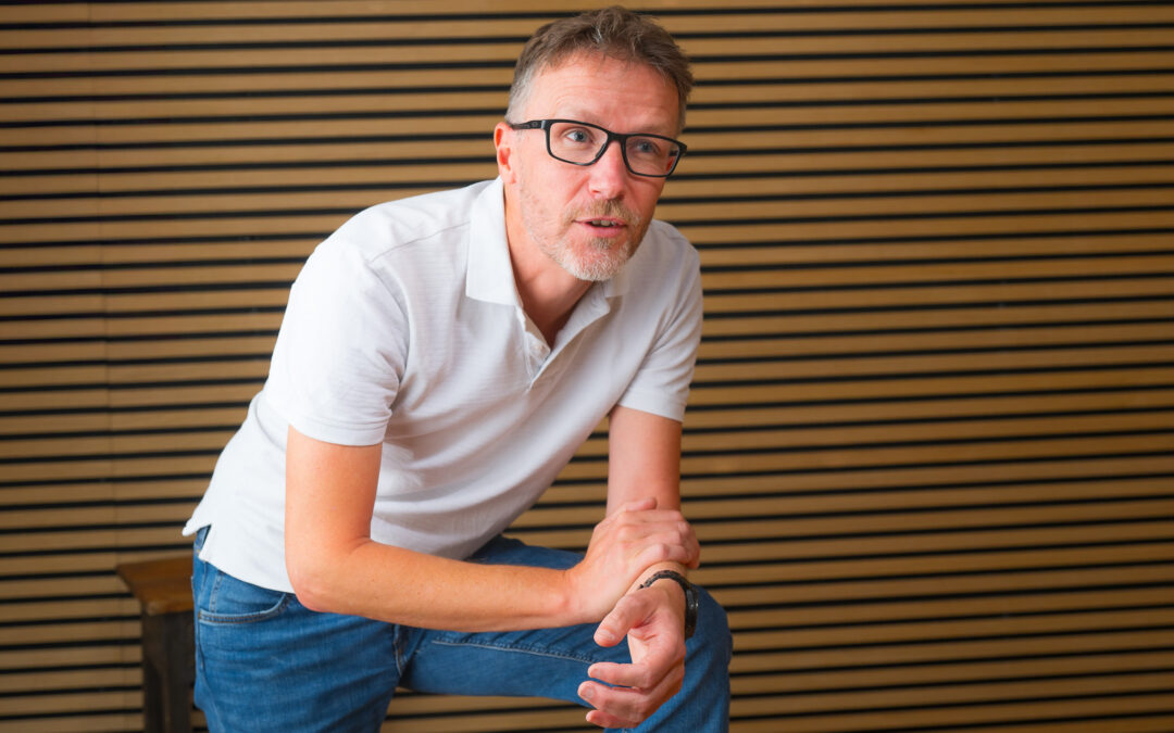 Charisme ou leadership : lequel fait vraiment avancer une équipe ? —